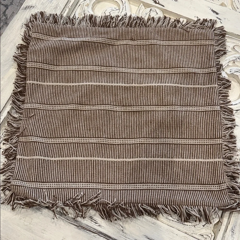 Dash & Albert Bunny Williams Pillow Sham 22’x 22’ 100% Cotton Woven fringe zip